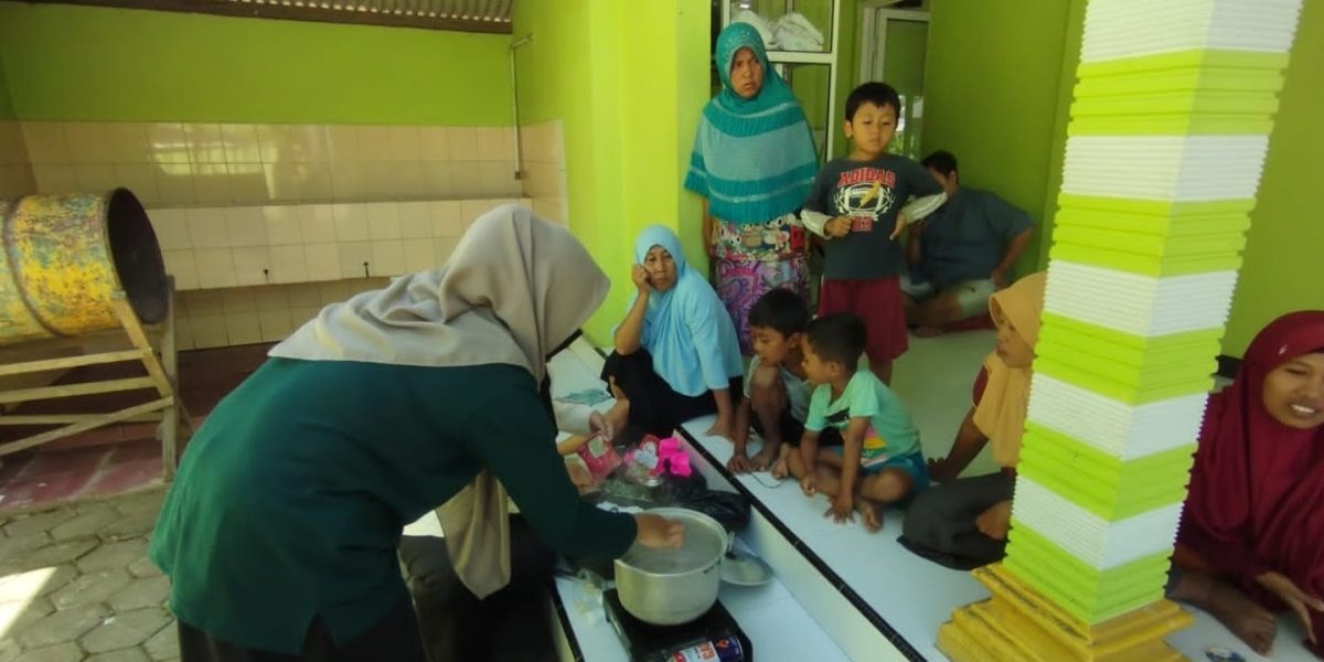 Pelatihan Pembuatan Risol Mayo dan Cireng Isi