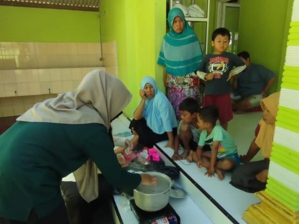 Pelatihan Pembuatan Risol Mayo dan Cireng Isi